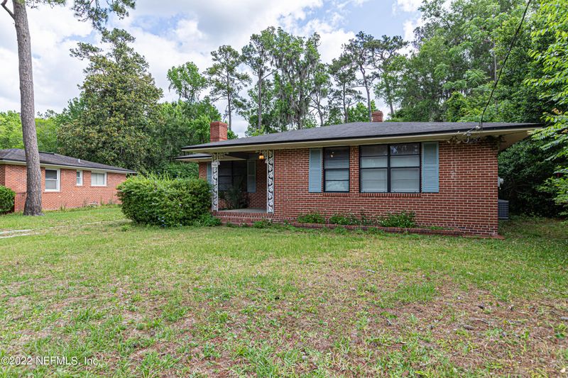 5161 Emory Cir, Jacksonville, FL 32207