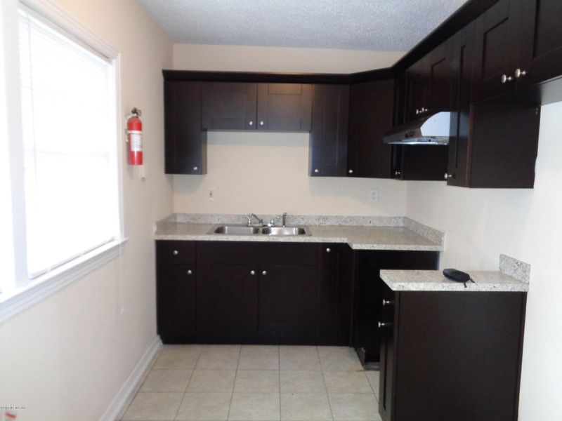 5164 Alpha Ave, Jacksonville, FL 32205