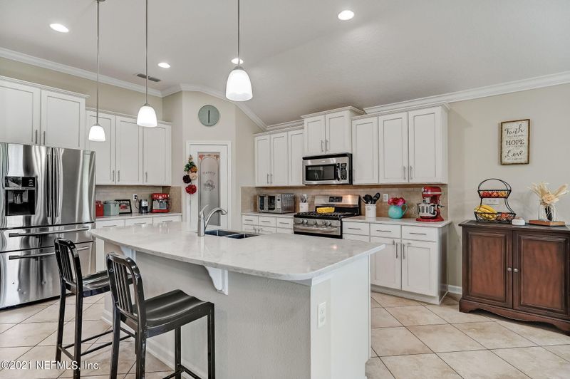 517 Shetland Dr, St Johns, FL 32259