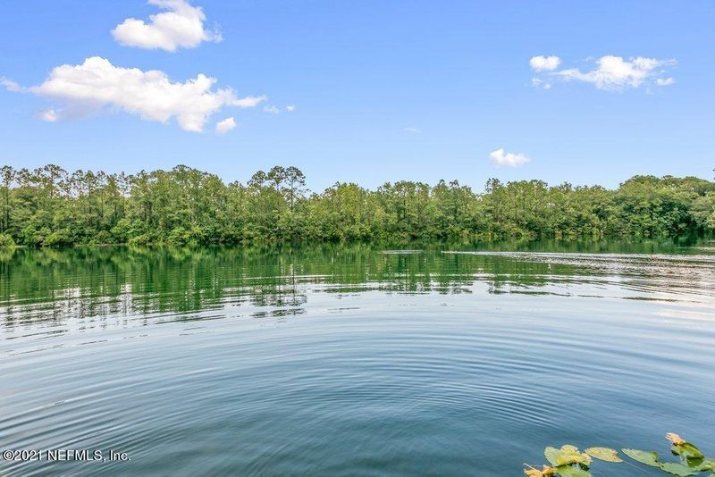 5175 Pond View Dr, Jacksonville, FL 32258
