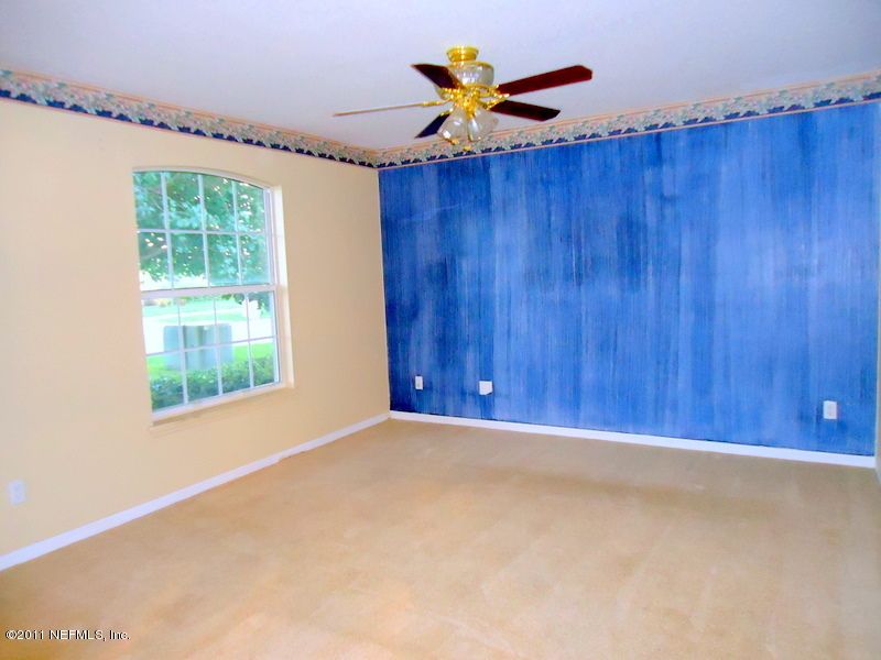 518 Brockham Dr, Jacksonville, FL 32221