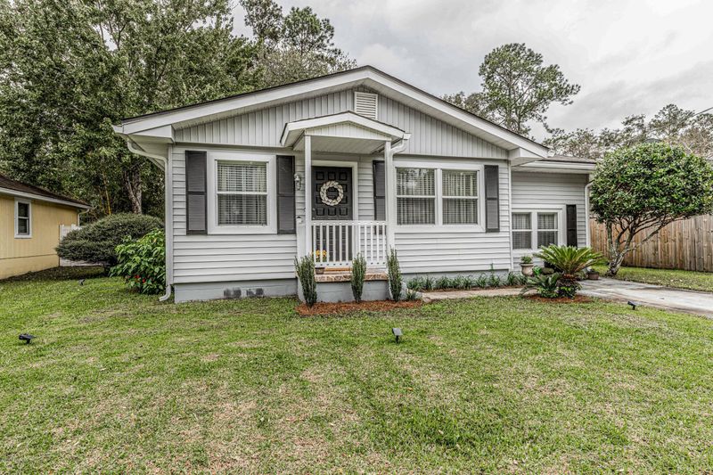 5184 Verdis St, Jacksonville, FL 32258