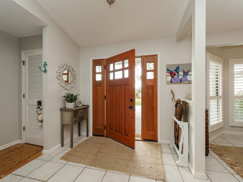 519 Mccollum Cir, Neptune Beach, FL 32266