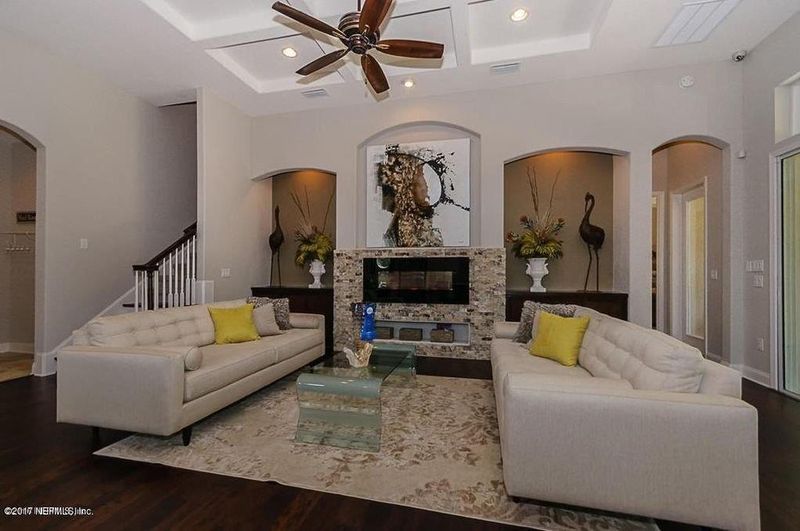 52 Tate Ln, St Johns, FL 32259