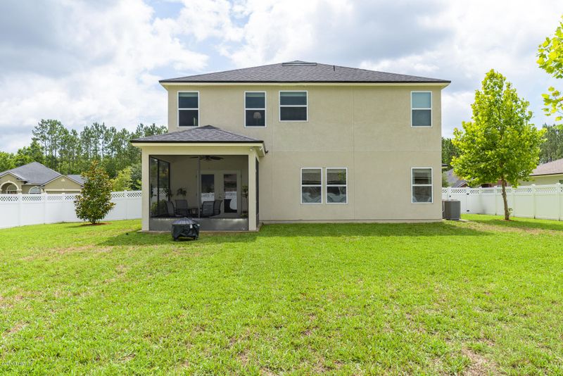 520 E Kings College Dr, St Johns, FL 32259