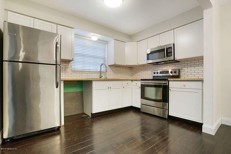 5201 Atlantic Blvd #180, Jacksonville, FL 32207