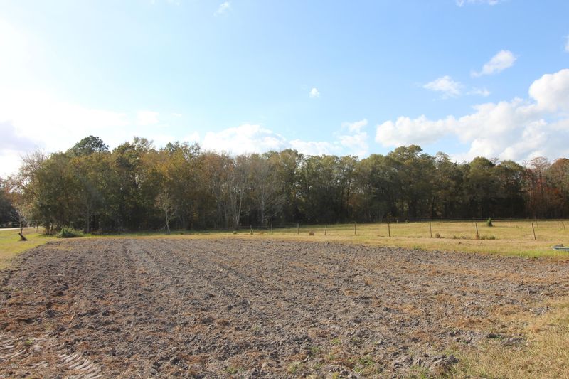 5204 216th St NW, Lawtey, FL 32091