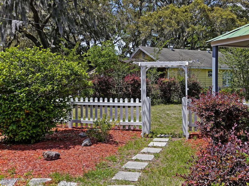 5207 Trout River Blvd, Jacksonville, FL 32208