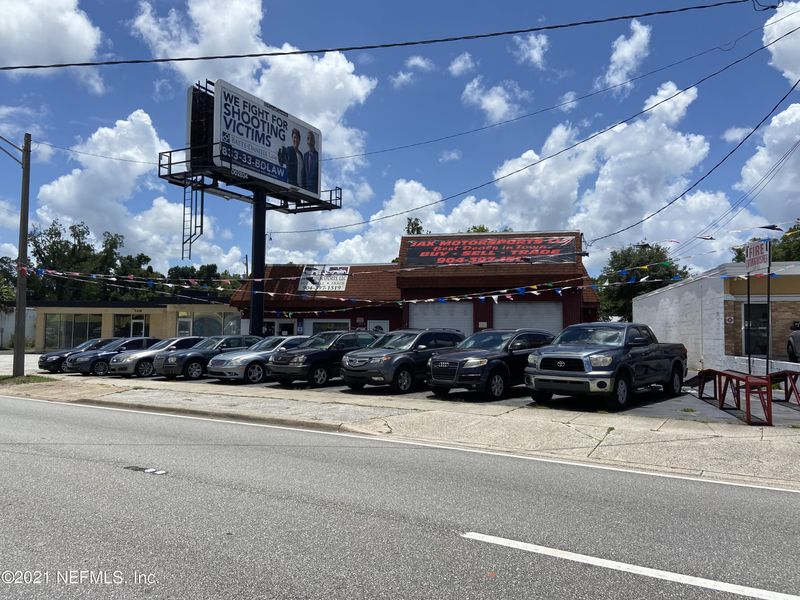 5214 Beach Blvd, Jacksonville, FL 32207
