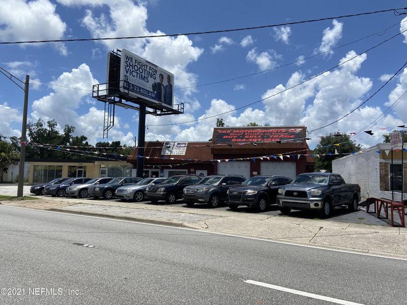 5214 Beach Blvd, Jacksonville, FL 32207