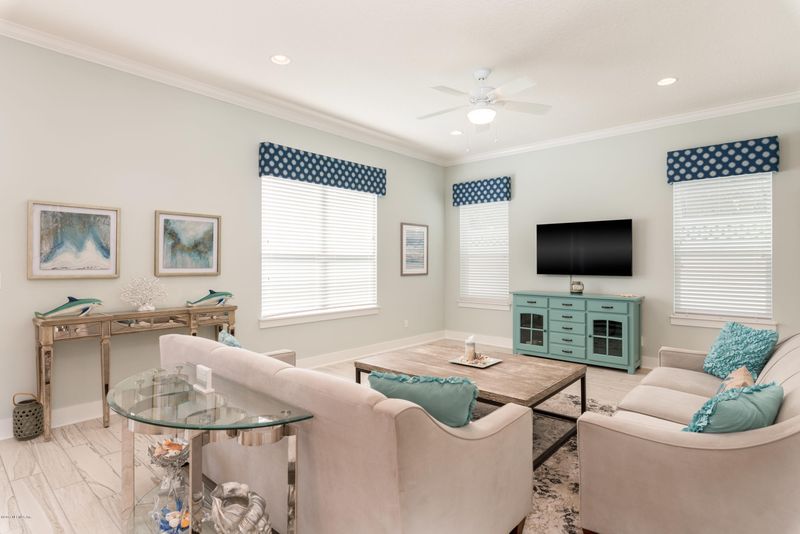 522 6th Ave S, Jacksonville Beach, FL 32250