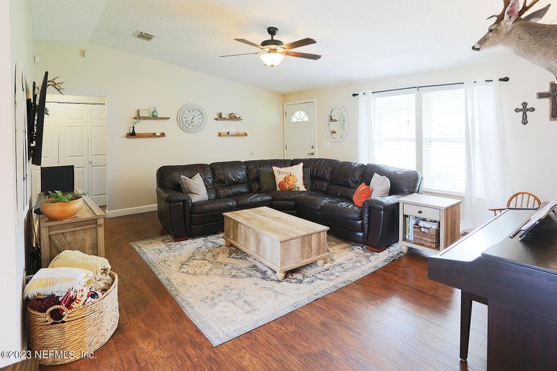 5220 Sidesaddle Dr, Jacksonville, FL 32257
