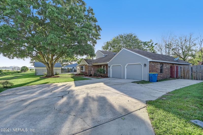 5221 River Park Dr, Jacksonville, FL 32277