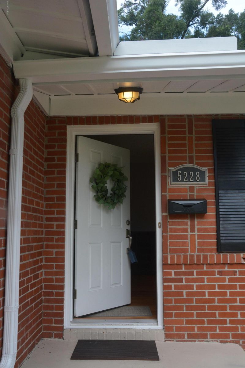 5228 Emory Cir, Jacksonville, FL 32207