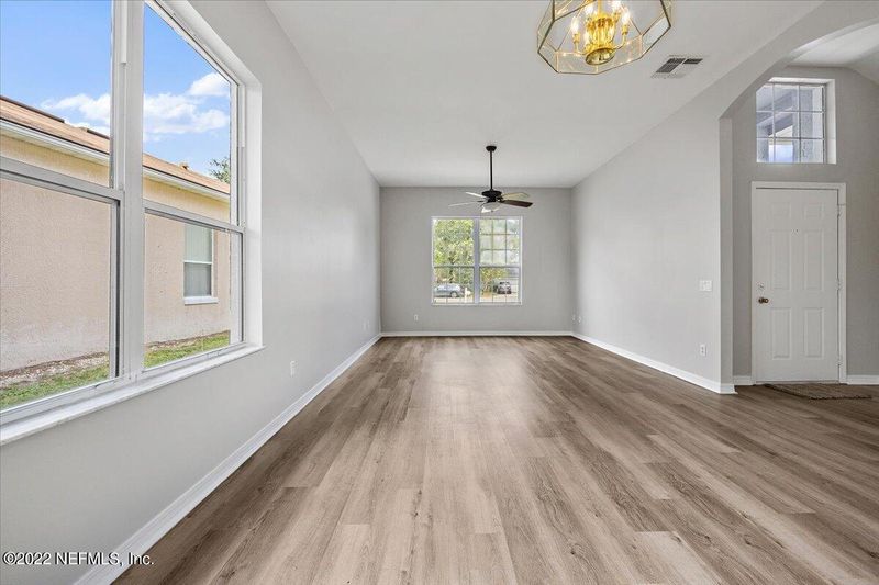 5236 Emerald Glades Ct, Jacksonville, FL 32277