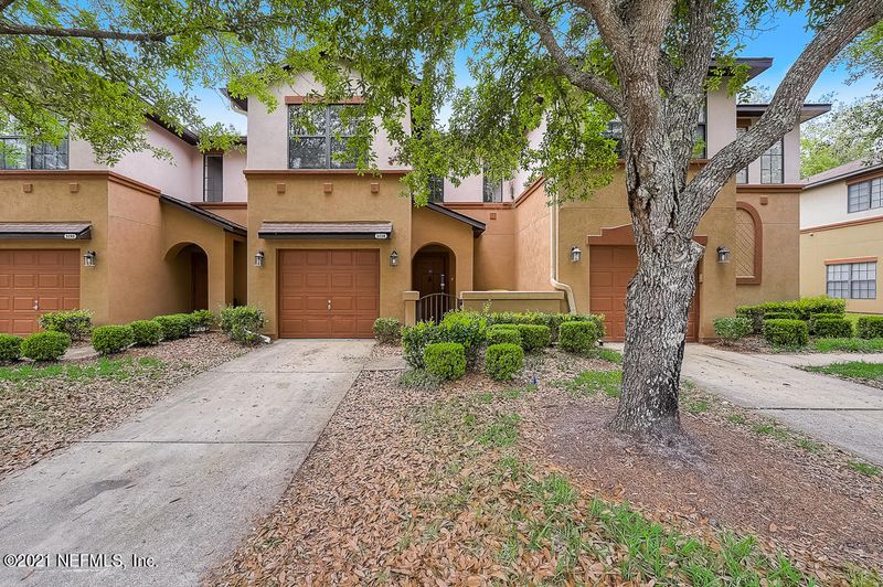 5238 Brighton Park Ln, Jacksonville, FL 32210