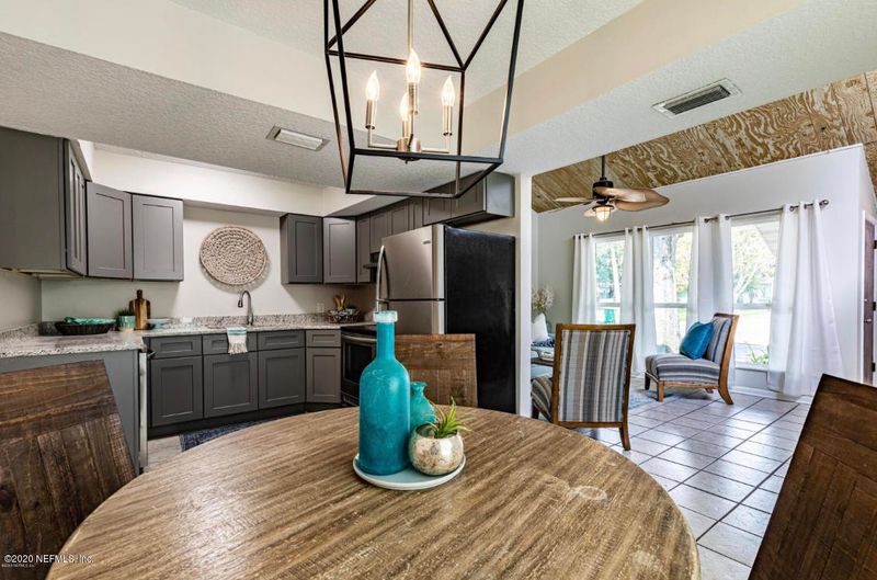 524 6th Ave N, Jacksonville Beach, FL 32250