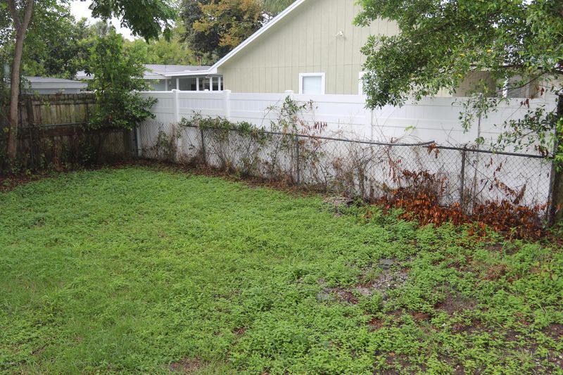 524 Hopkins St, Neptune Beach, FL 32266
