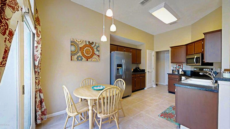 5240 Oxford Crest Dr, Jacksonville, FL 32258