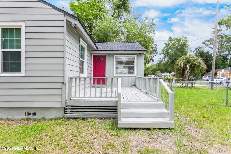 5245 Bragg Rd, Jacksonville, FL 32254