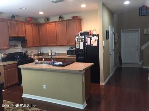 5248 Brighton Park Ln, Jacksonville, FL 32210