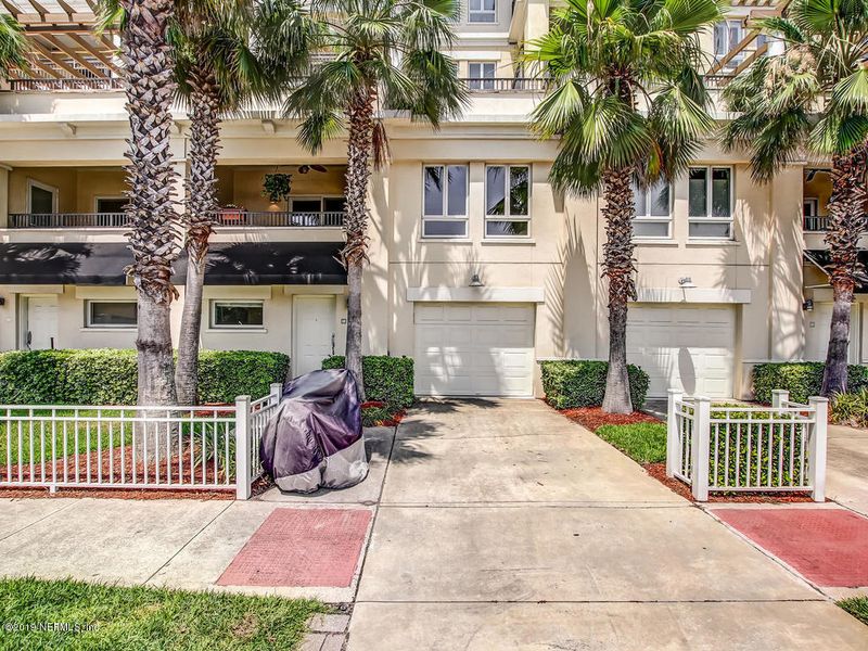 525 3rd St N #209, Jacksonville Beach, FL 32250