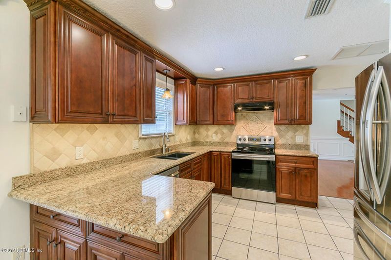 5257 Cluster Oaks Ct, Jacksonville, FL 32258