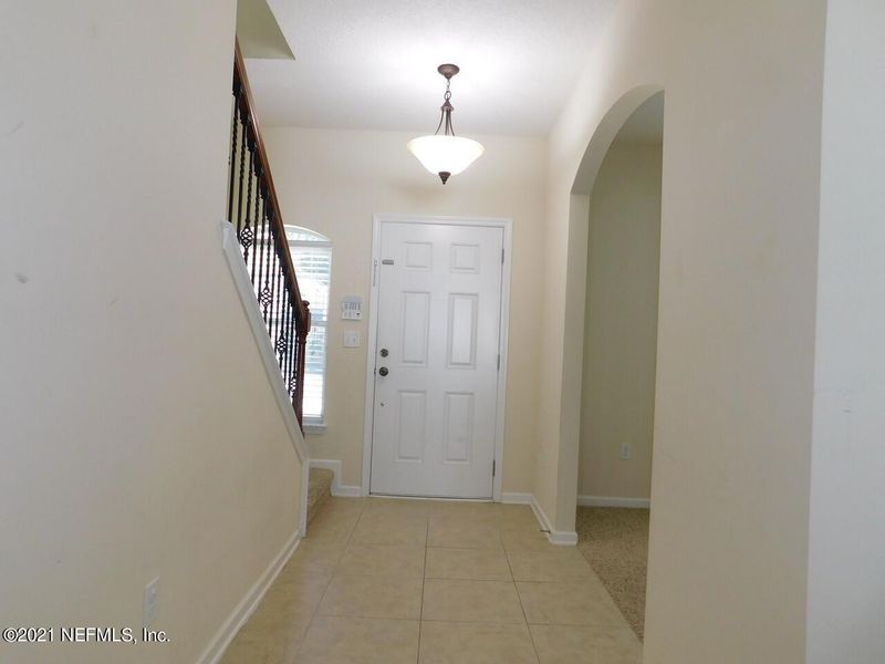 527 Candlebark Dr, Jacksonville, FL 32225