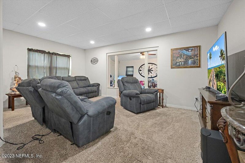 5303 Penn Cir, Jacksonville, FL 32207