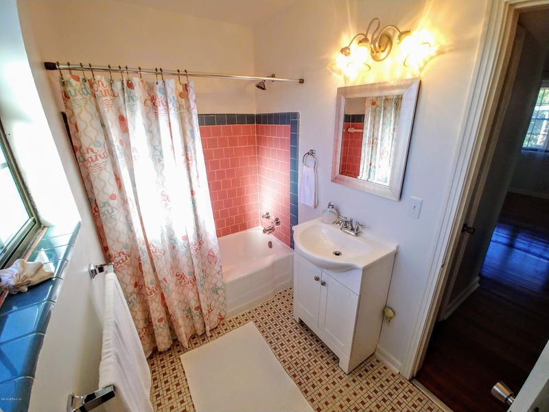5305 Quan Dr, Jacksonville, FL 32205