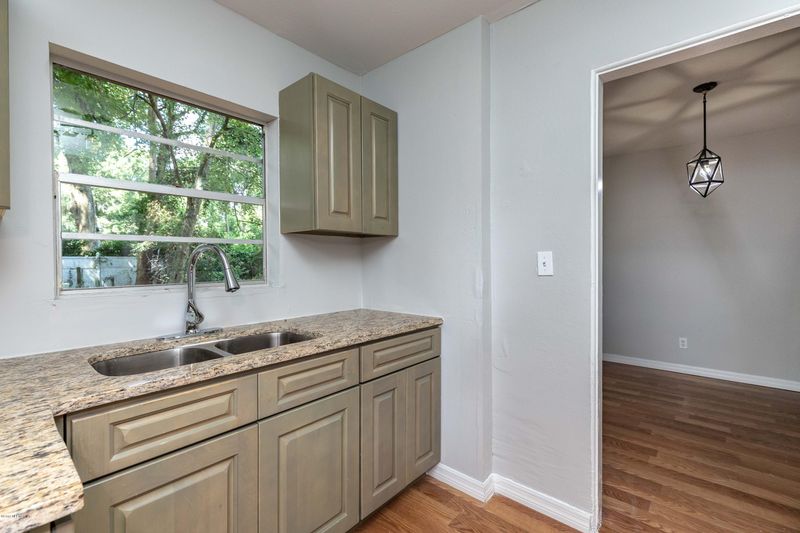 5318 S River Rd, Jacksonville, FL 32211