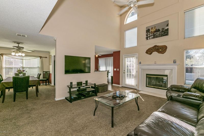 5324 Chestnut Lake Dr, Jacksonville, FL 32258