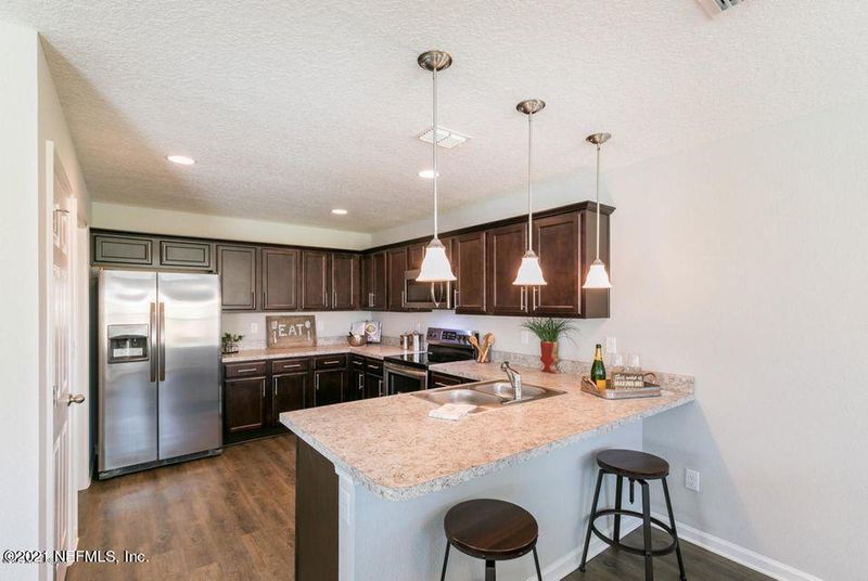 5325 Walker's Ridge Dr, Jacksonville, FL 32210