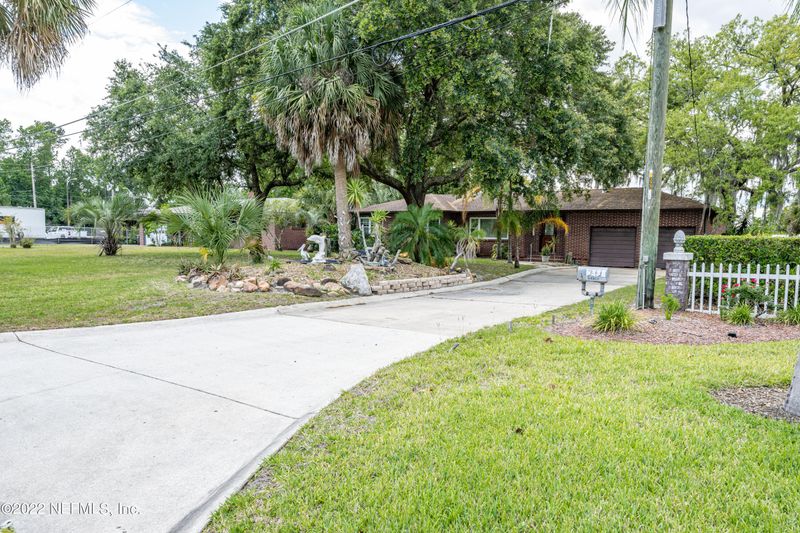 5326 Ortega Forest Dr, Jacksonville, FL 32210