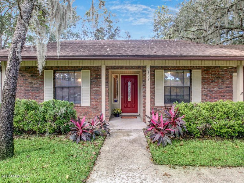 5328 Pond View Dr, Jacksonville, FL 32258