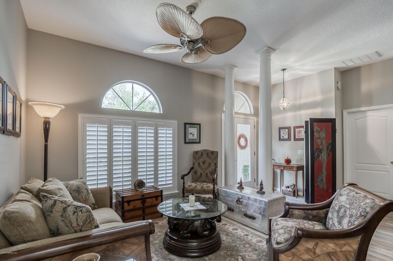 5342 Winrose Falls Dr, Jacksonville, FL 32258