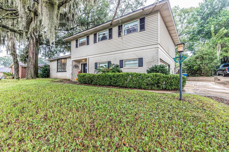 5343 John Reynolds Dr, Jacksonville, FL 32277
