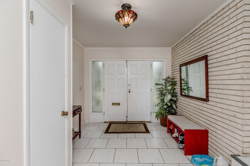 5343 John Reynolds Dr, Jacksonville, FL 32277
