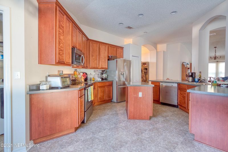 535 Longmill Ln, Orange Park, FL 32065