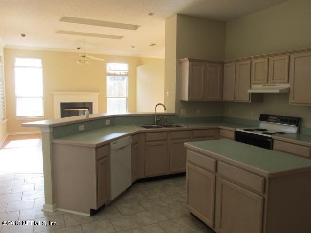 5355 Chestnut Lake Dr, Jacksonville, FL 32258