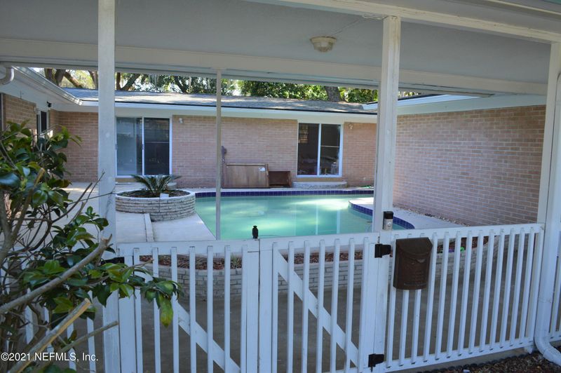 5356 Sanders Rd, Jacksonville, FL 32277