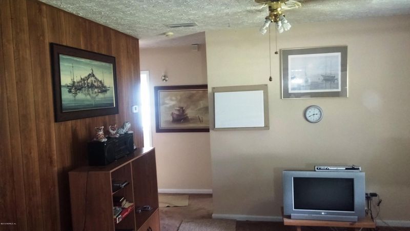 5356 Woodcrest Rd, Jacksonville, FL 32205