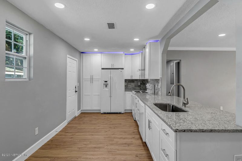 5359 Kingsbury St, Jacksonville, FL 32205