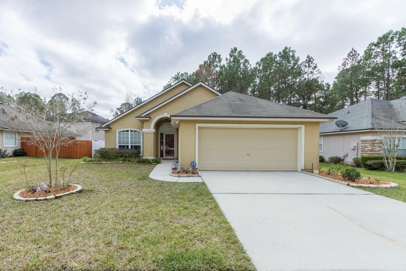 536 Apple Creek Dr, Jacksonville, FL 32218