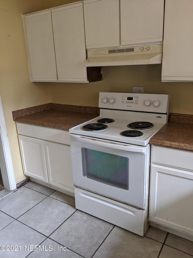 5369 Quan Dr, Jacksonville, FL 32205