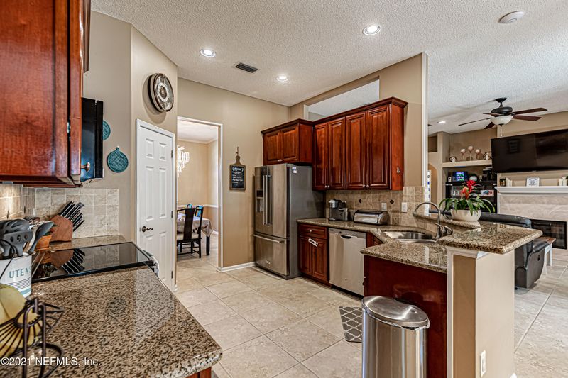 5372 Grey Heron Ln, Jacksonville, FL 32257