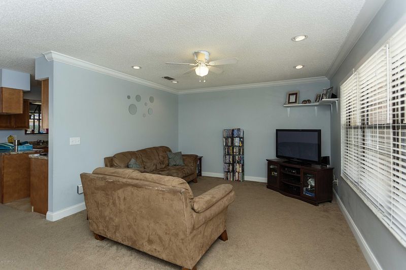 5403 Oliver St N, Jacksonville, FL 32211