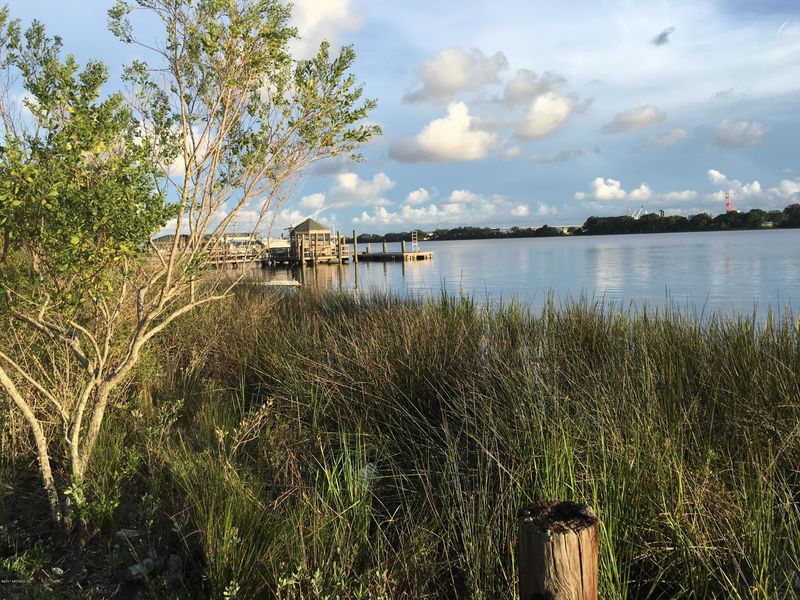 5404 Heckscher Dr, Jacksonville, FL 32226