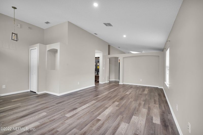 5404 Hidden Gardens Dr, Jacksonville, FL 32258