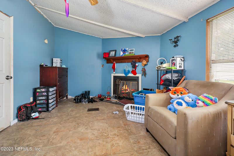 54317 Point South Dr, Callahan, FL 32011